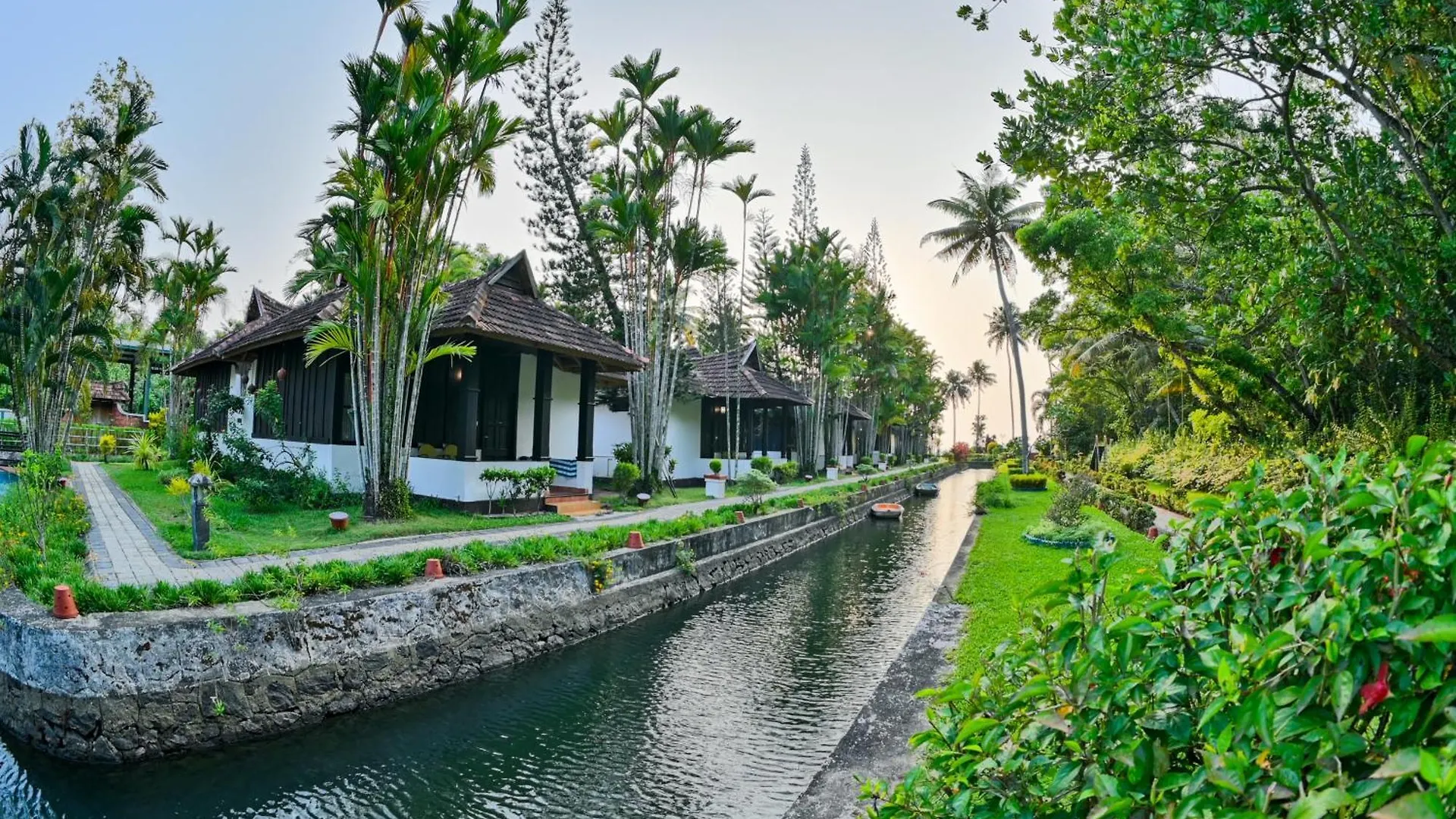 Paradise Heritage Resort Kumarakom